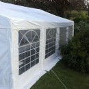 namiot w ogrodzie